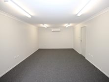 8, 62 Keane Street, Currajong, QLD 4812 - Property 424634 - Image 4